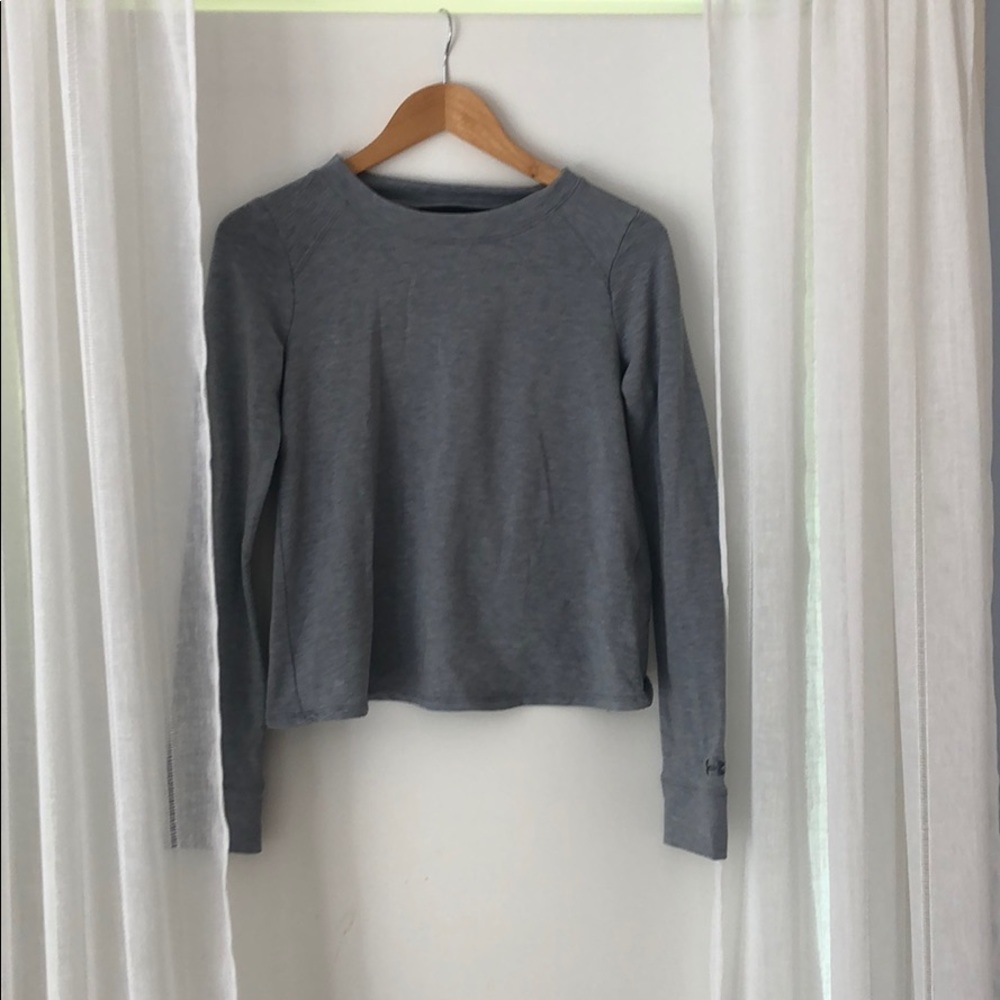 Women’s Under Armour Cropped Gray Long Sleeve (XS)